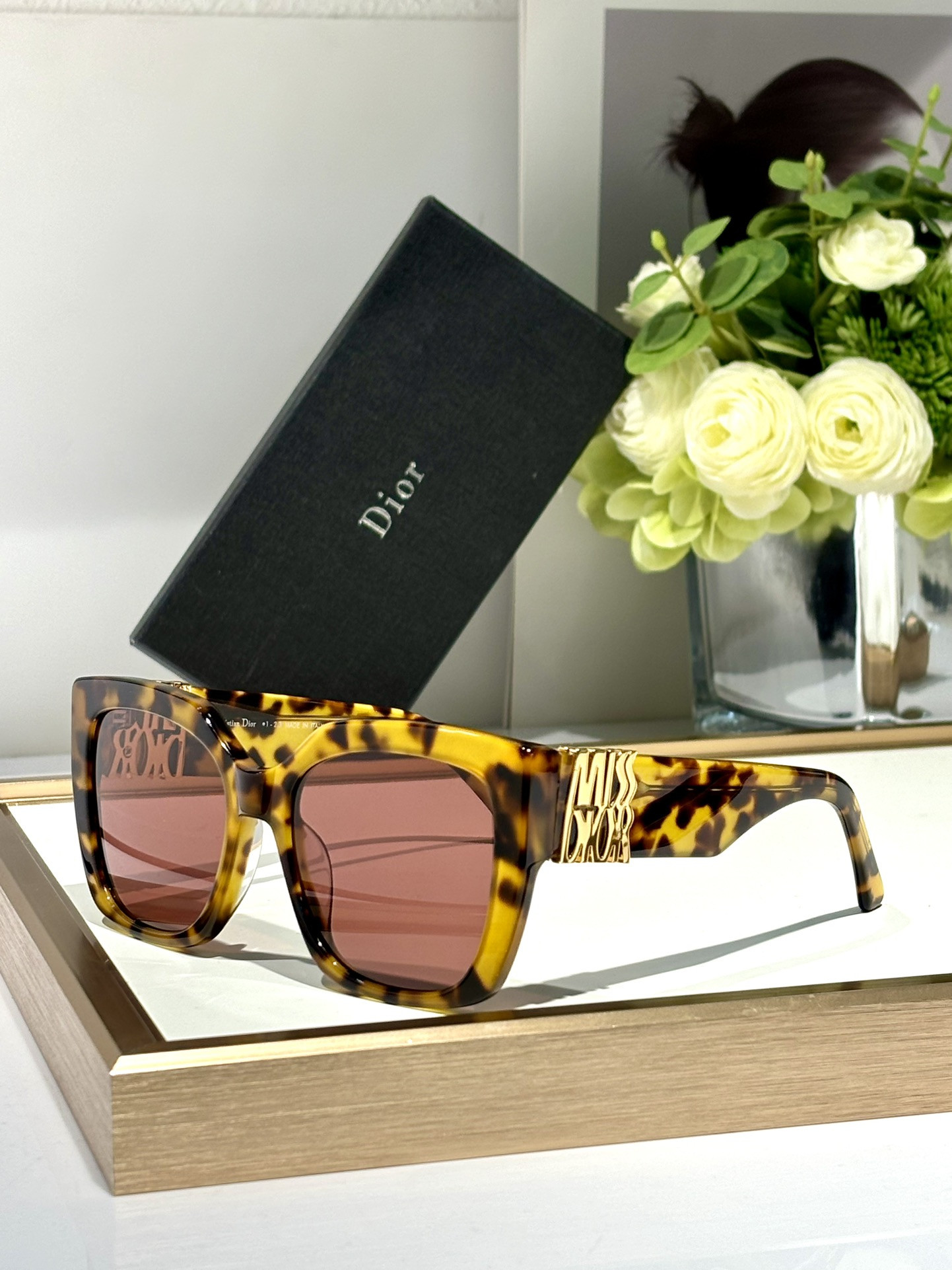 D10r Glasses