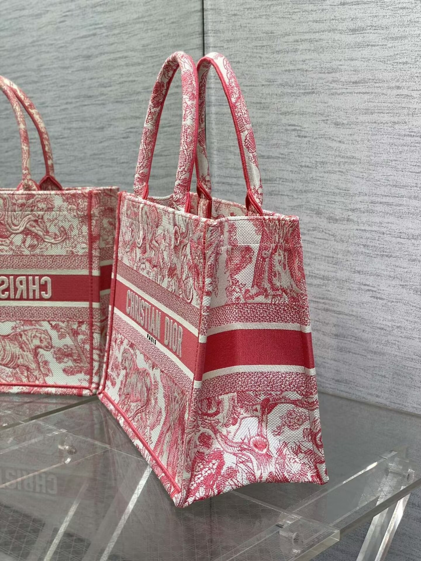 D10r Tote 36 x 18 x 28cm