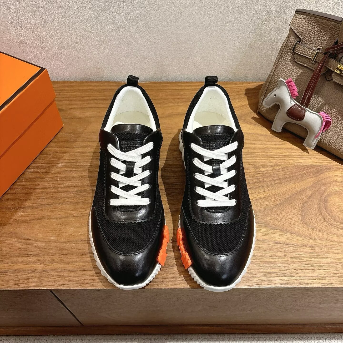 UA H**me5 Bouncing Sneaker