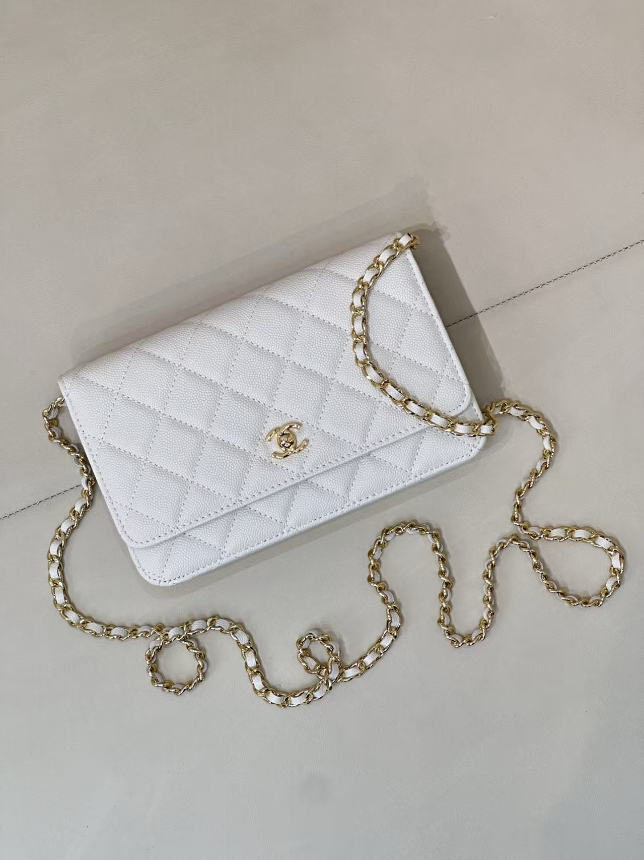 Ch**el WOC CLASSIC WALLET ON CHAIN 13x19cm