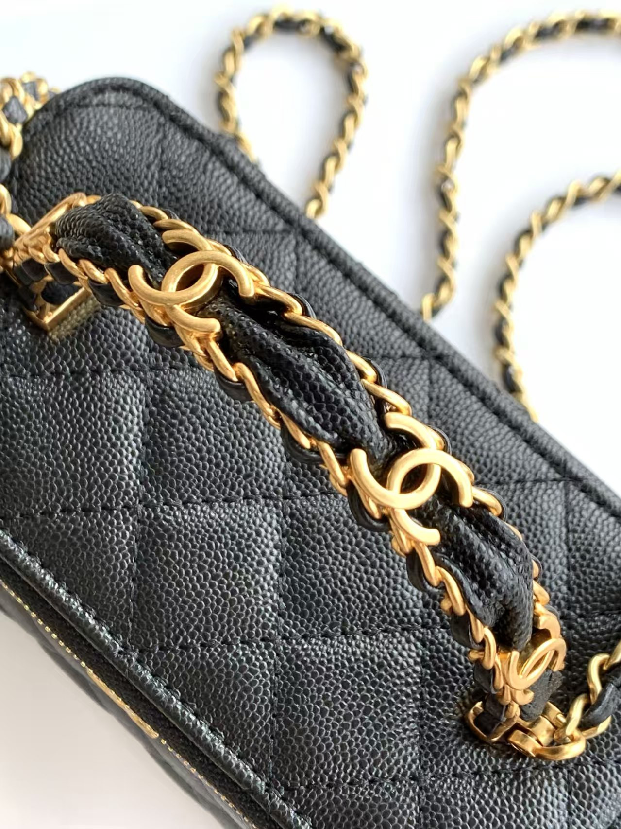Ch**el Vanity With Chain 9.5x17x8cm