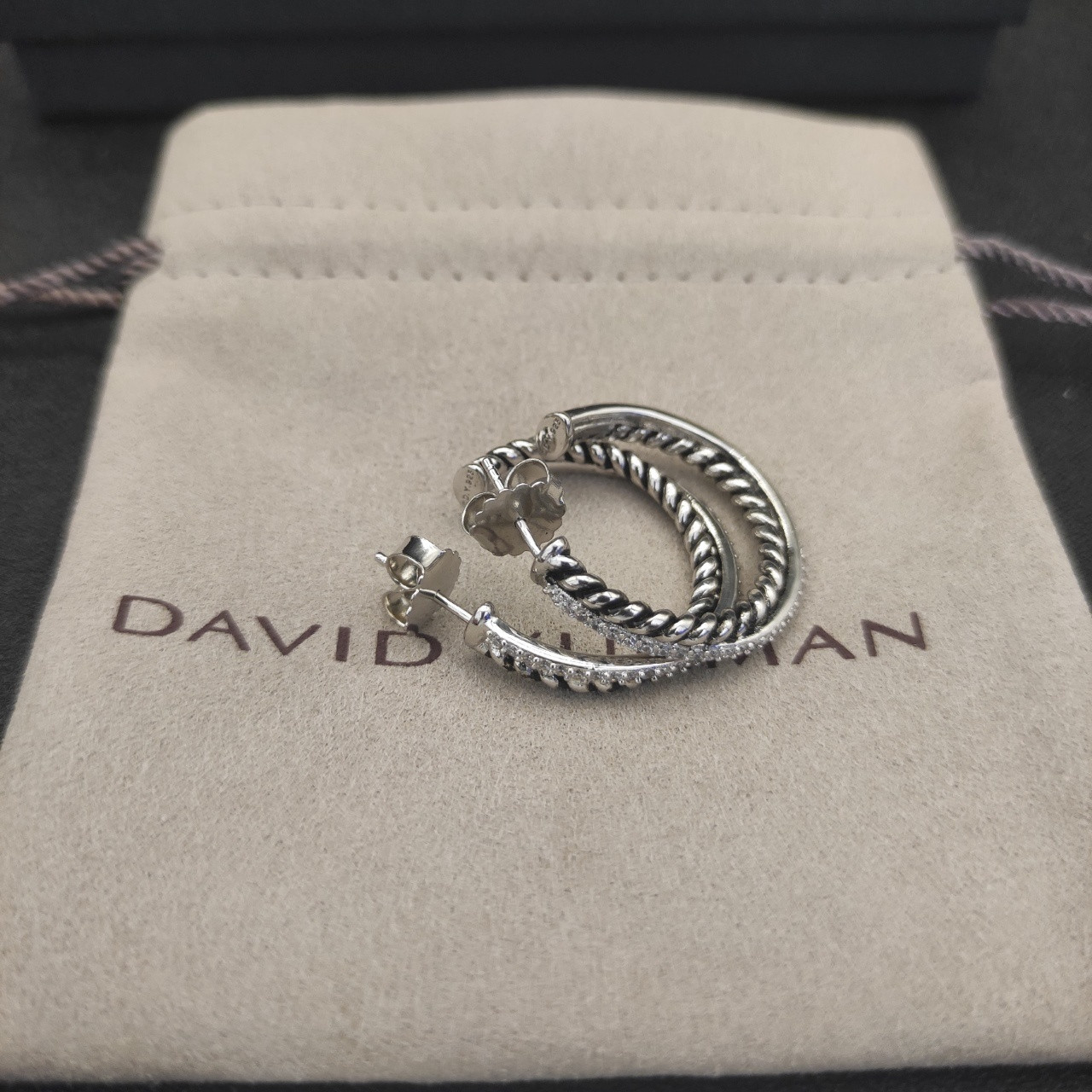dau1d Yvrm*n lemniscate d1am0nd earrings(inner diameter about 2cm)