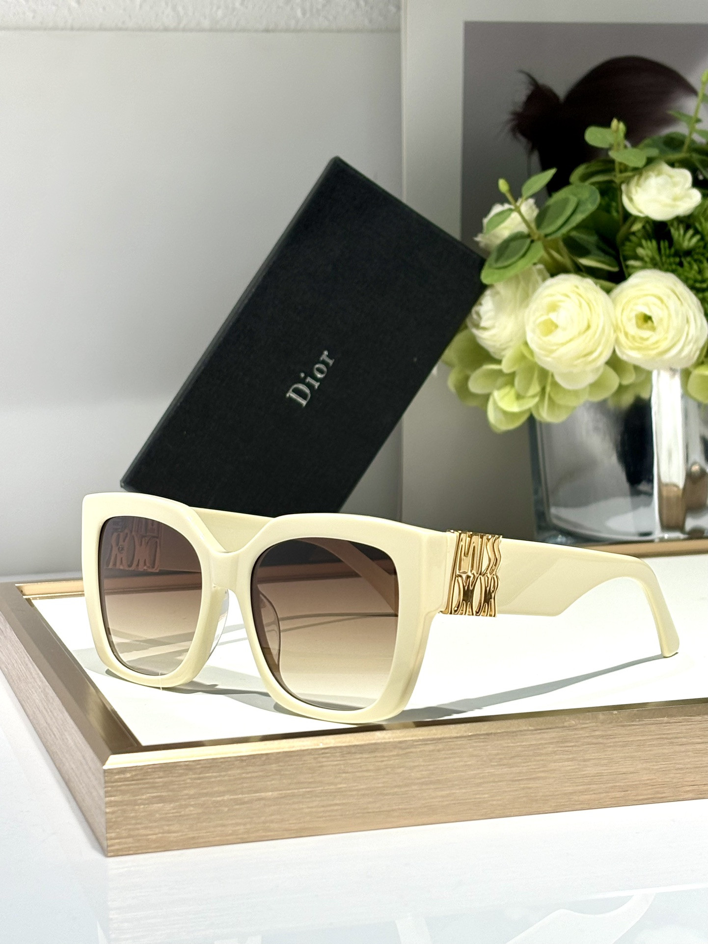 D10r Glasses
