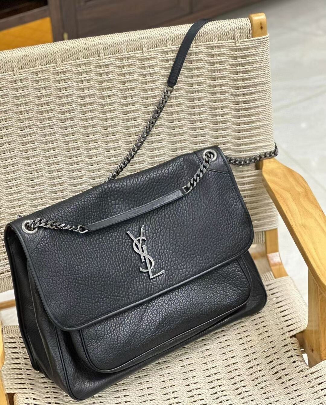 Y51 NIKI OVERSIZED in Grained Lambskin 47x34x16cm