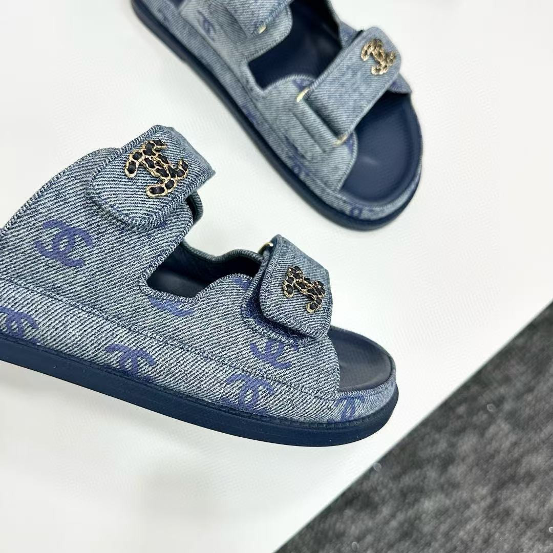 UA Ch**el Slides