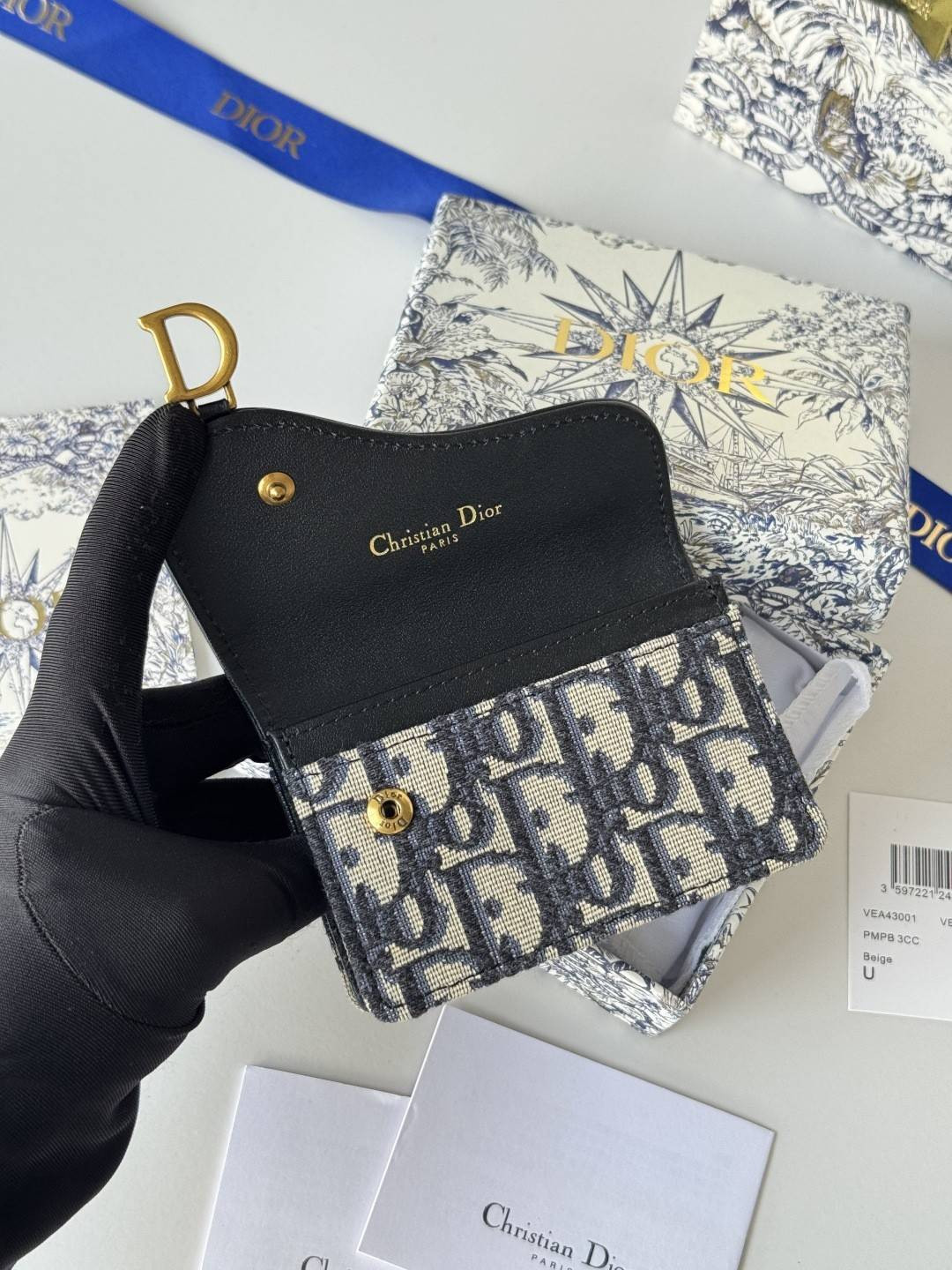 D10r Saddle Bloom Card Holder 11x7.5x3cm