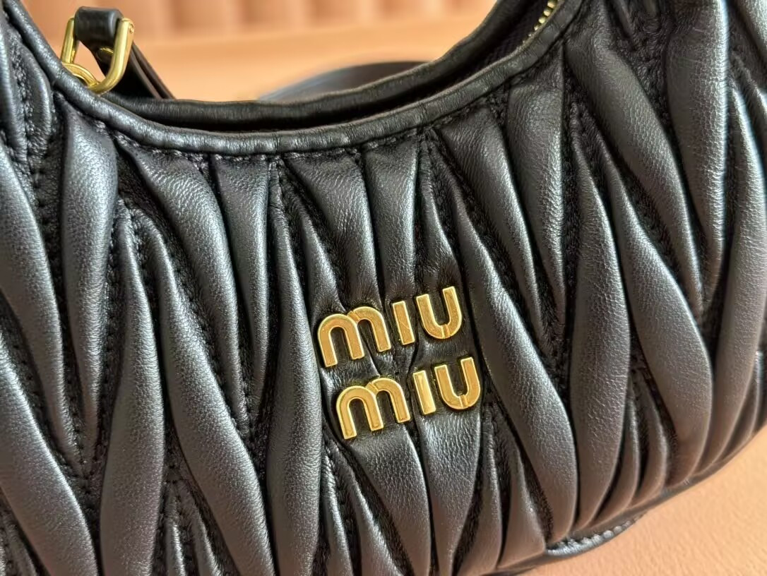 M1v M1v wander matelassé nappa leather hobo mini-bag 14x17.5x5.5cm