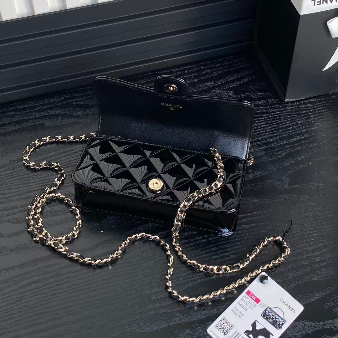 Ch**el Mini Classic Handbag With Top Handle 20x12x6cm
