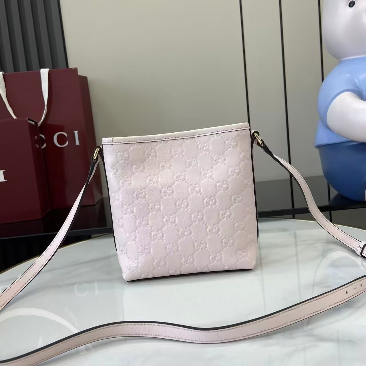 Gvc*1 GG Emblem Nano Bucket Bag 15x18x8cm