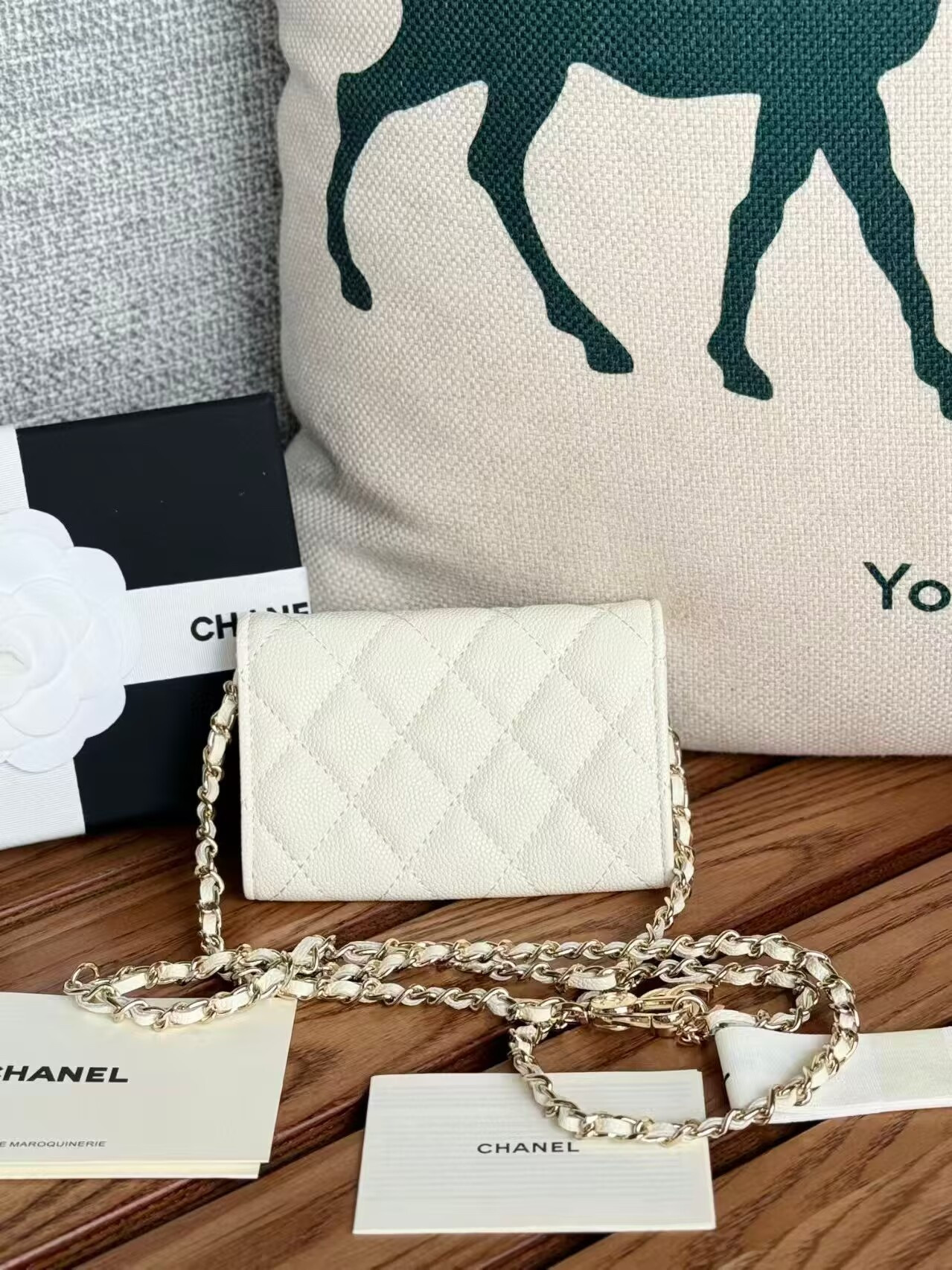 Ch**el Wallet on Chain 11x7.5x2cm