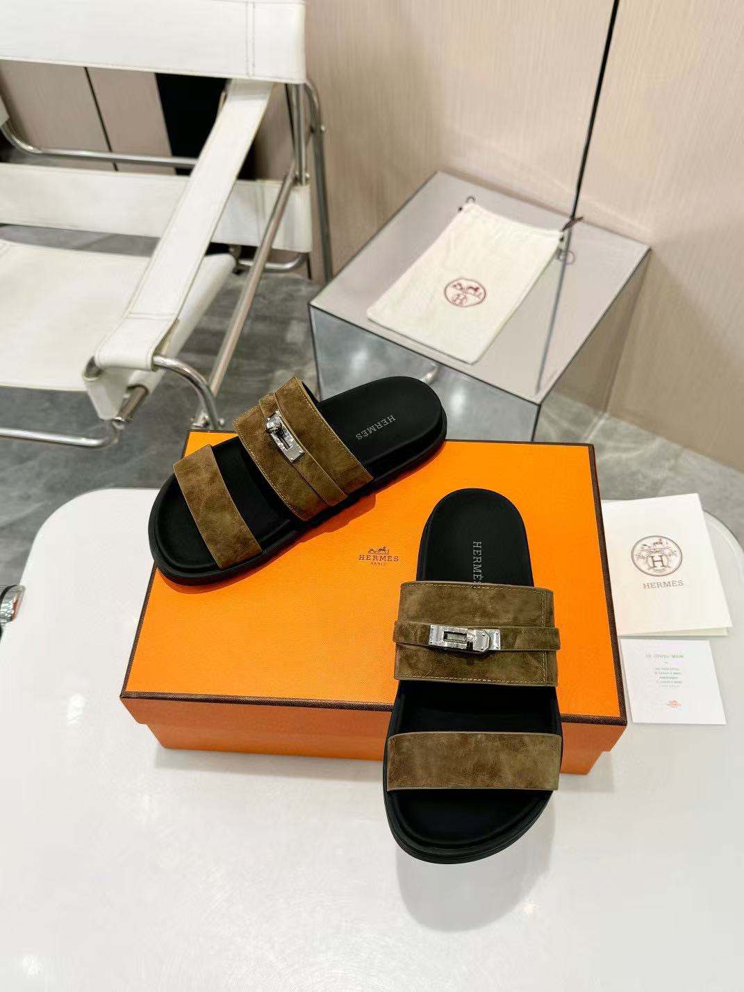 UA H**me5 Jackson sandal