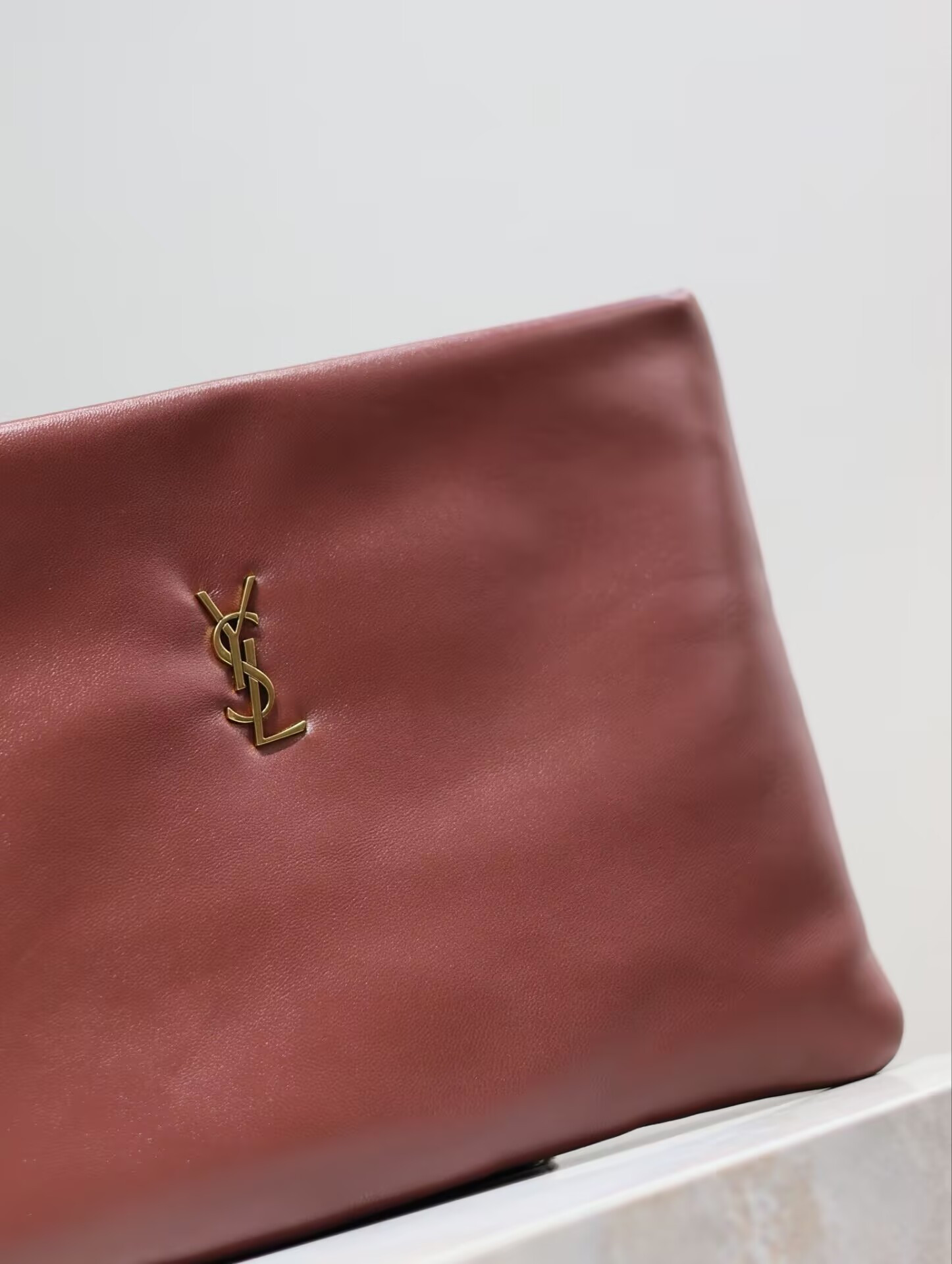 Y51 CALYPSO large pouch in lambskin 30x22x3cm