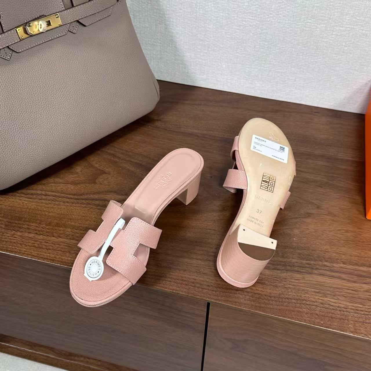 UA H**me5 Oasis Sandal