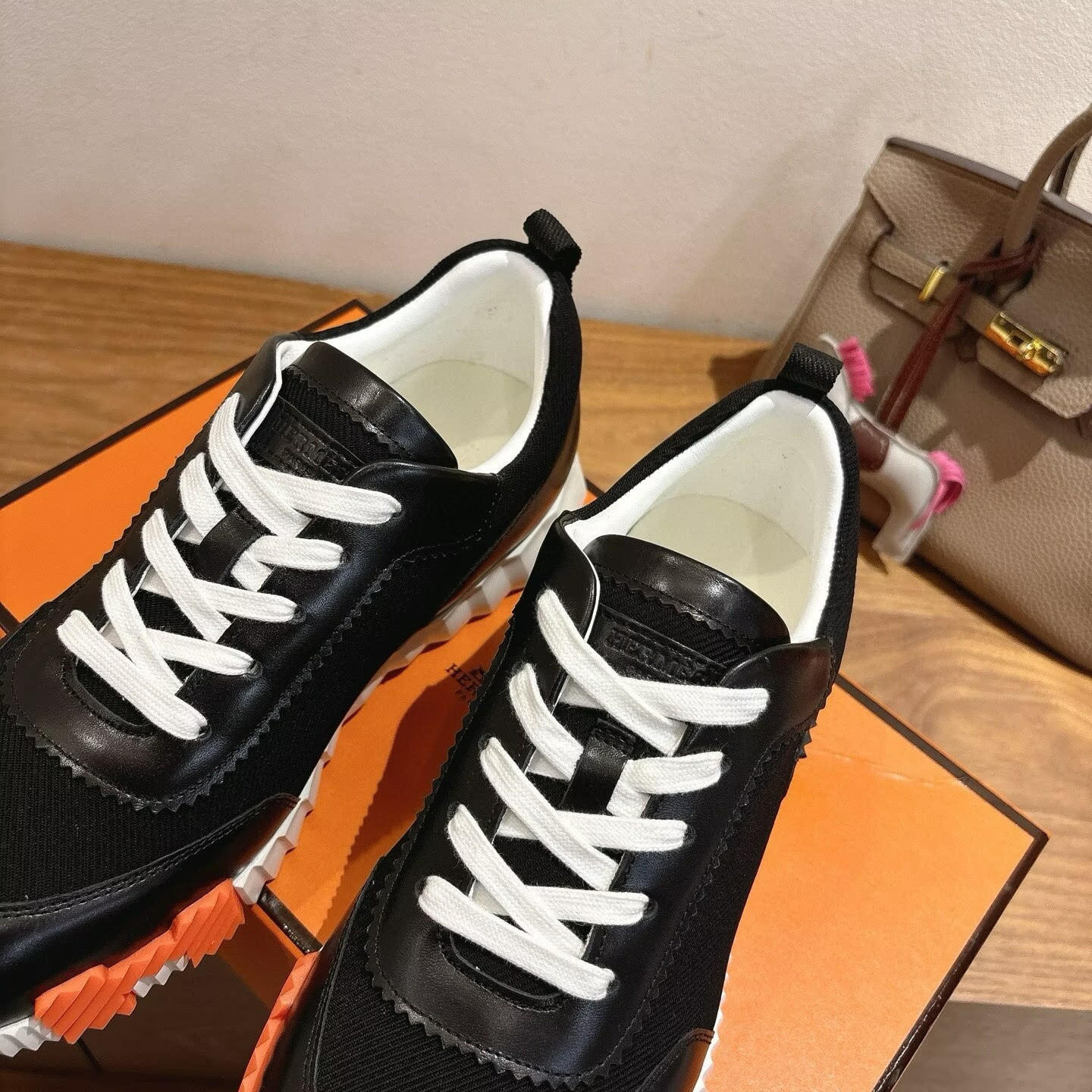UA H**me5 Bouncing Sneaker
