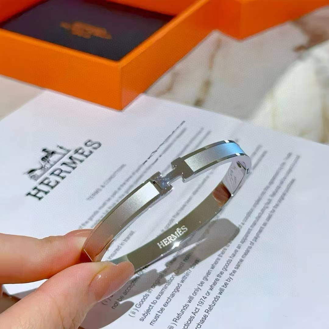 H**me5 Bracelet