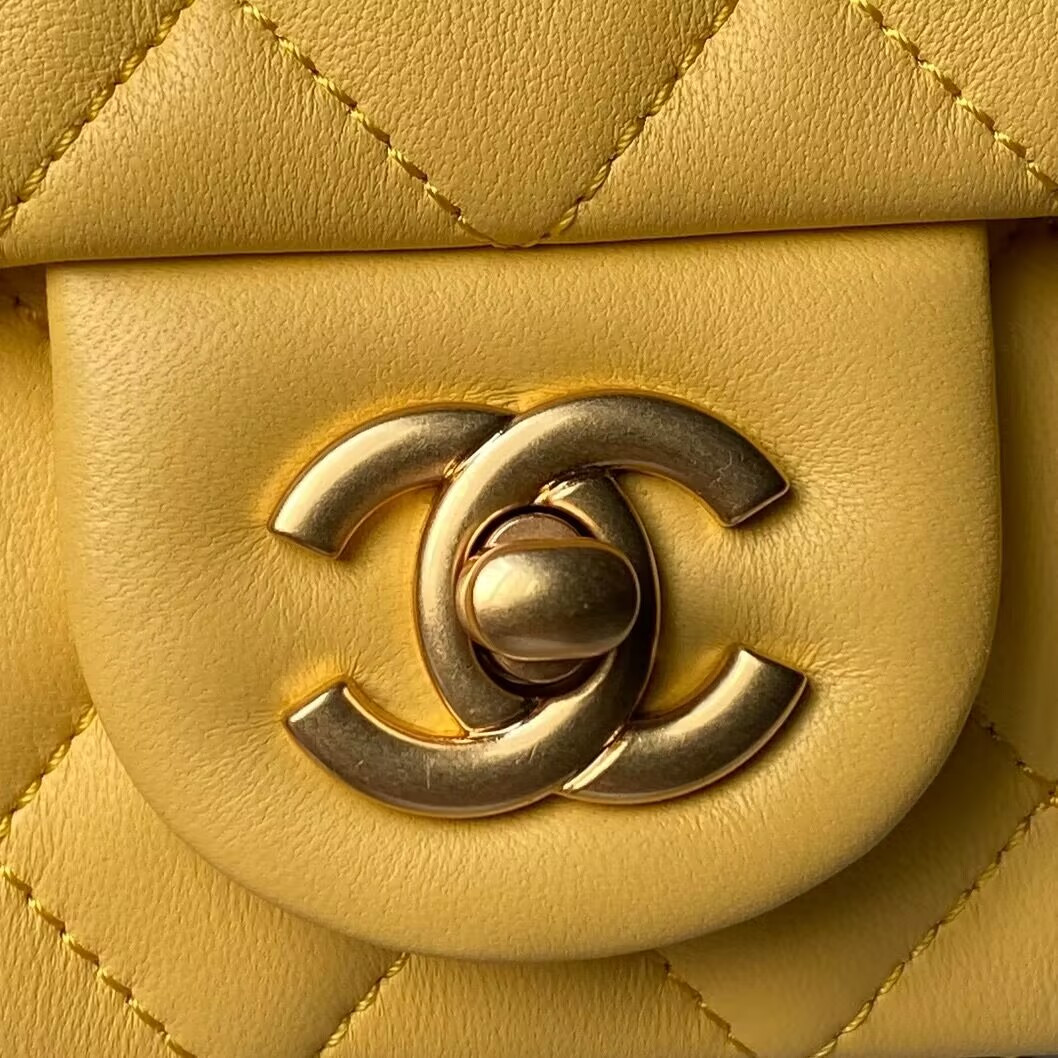 Ch**el MINI FLAP BAG 12×20×6 cm