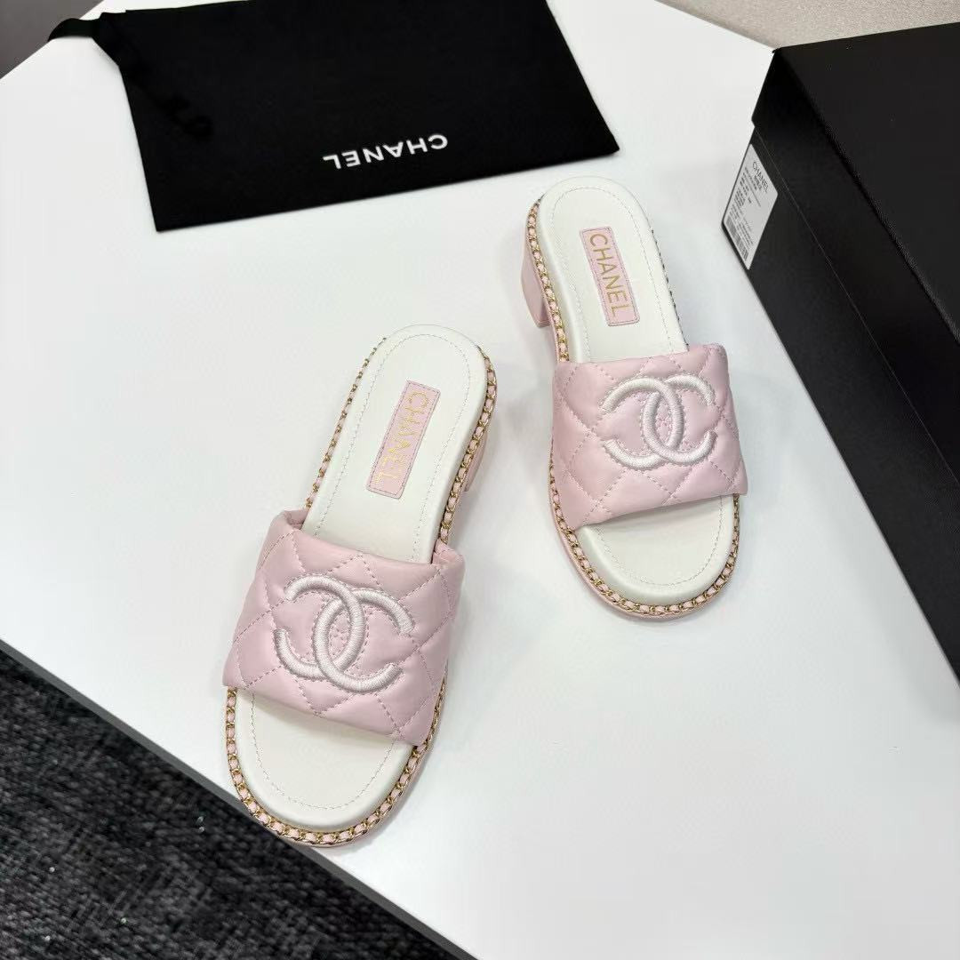 UA Ch**el Slides