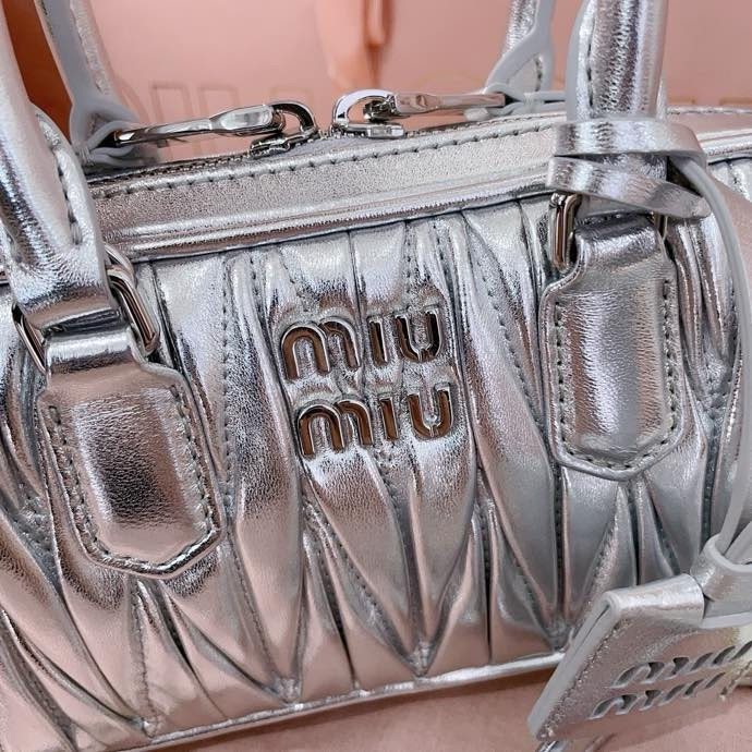 M1v M1v arcadie matelassé nappa leather bag 22x10.5x7.5cm