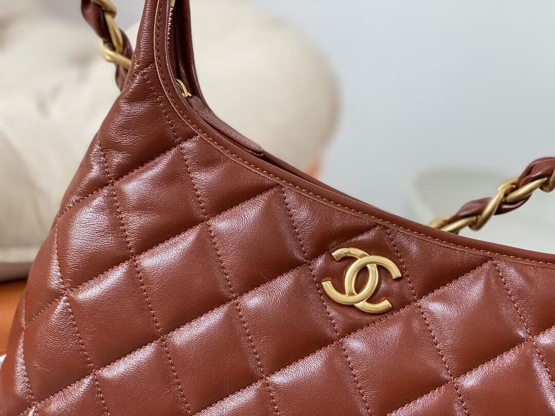 Ch**el Hobo Bag   30×28×11cm