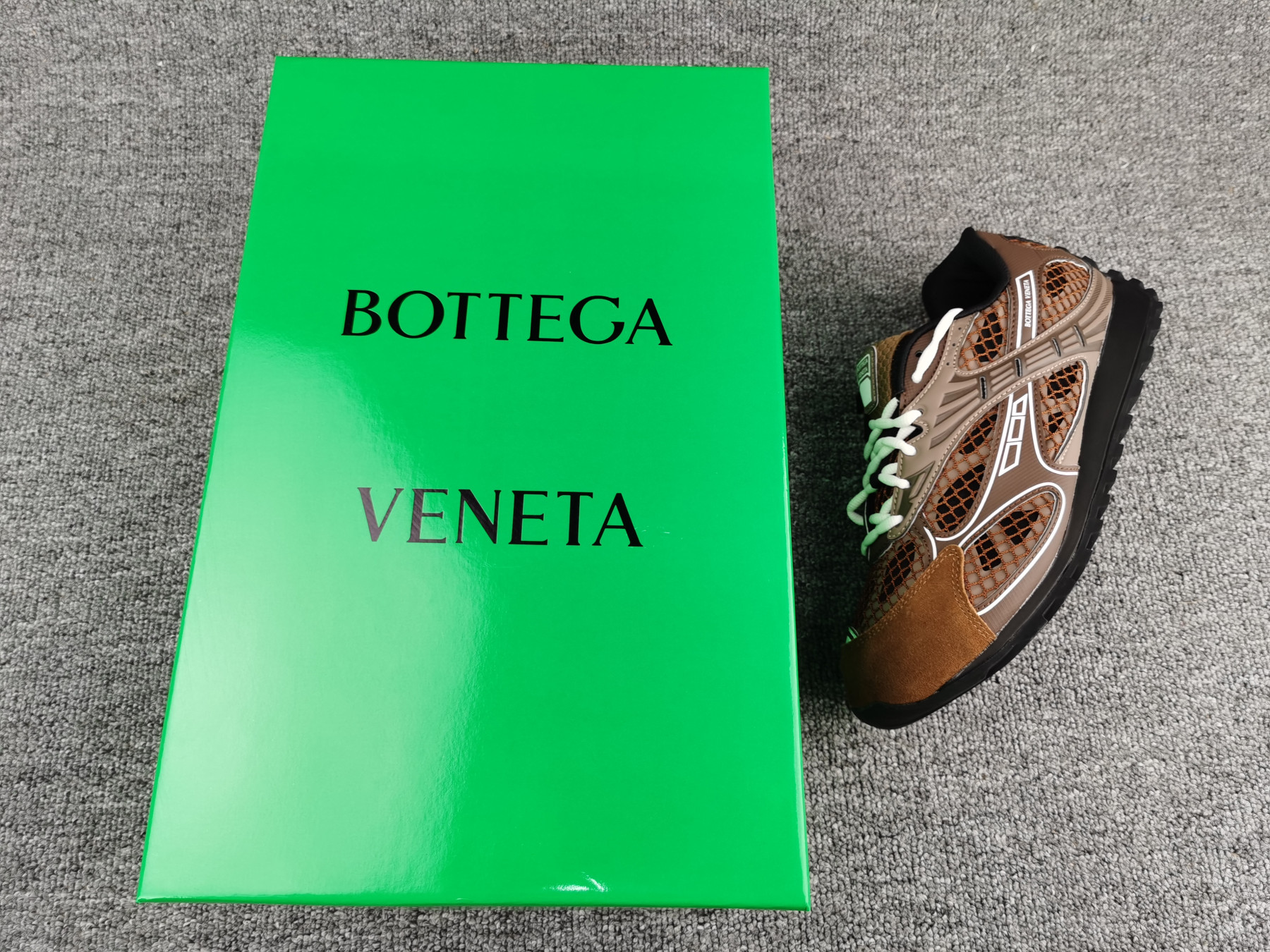 UA B0tt*ga Ven*ta Orbit Sneaker