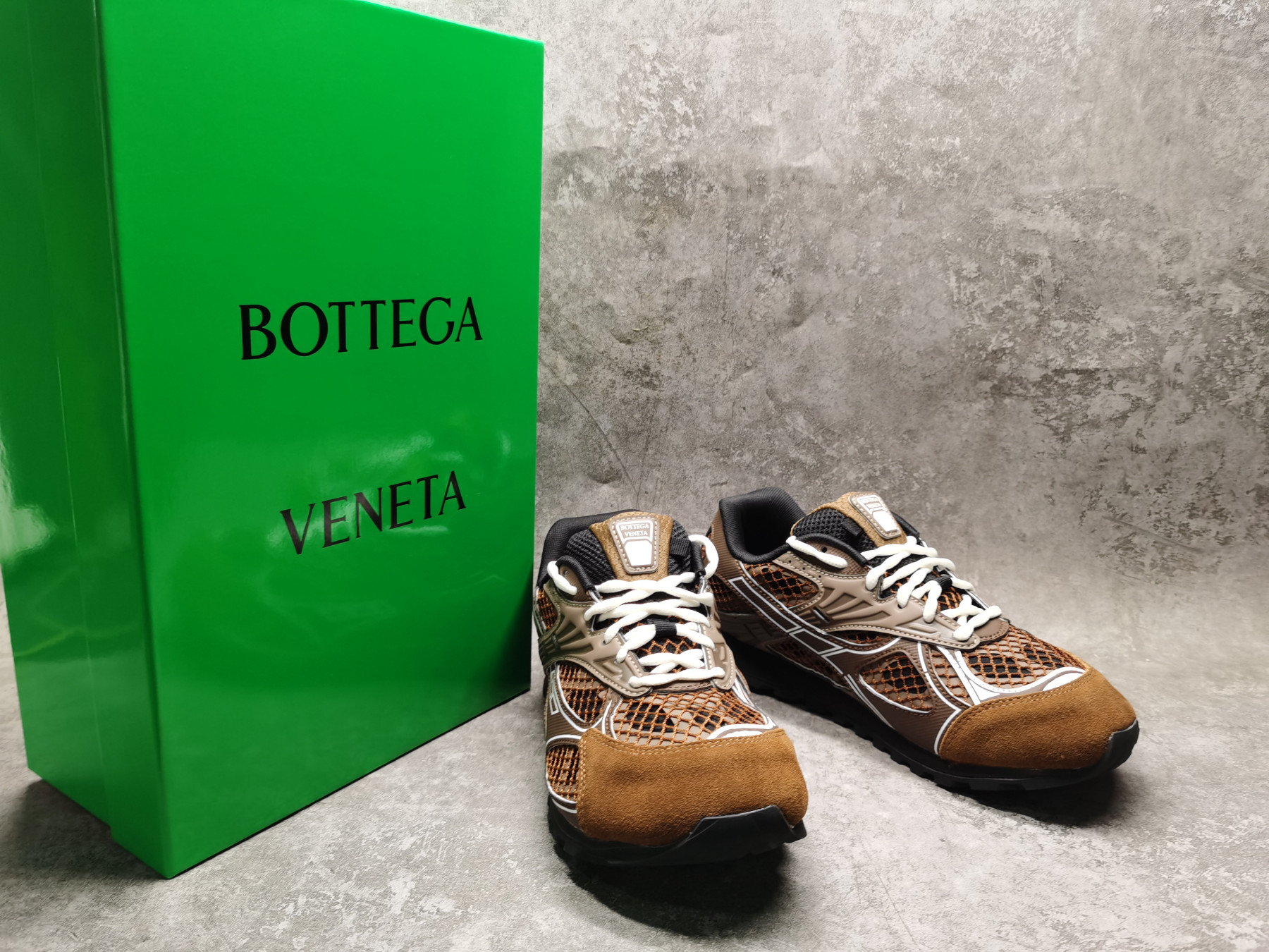 UA B0tt*ga Ven*ta Orbit Sneaker