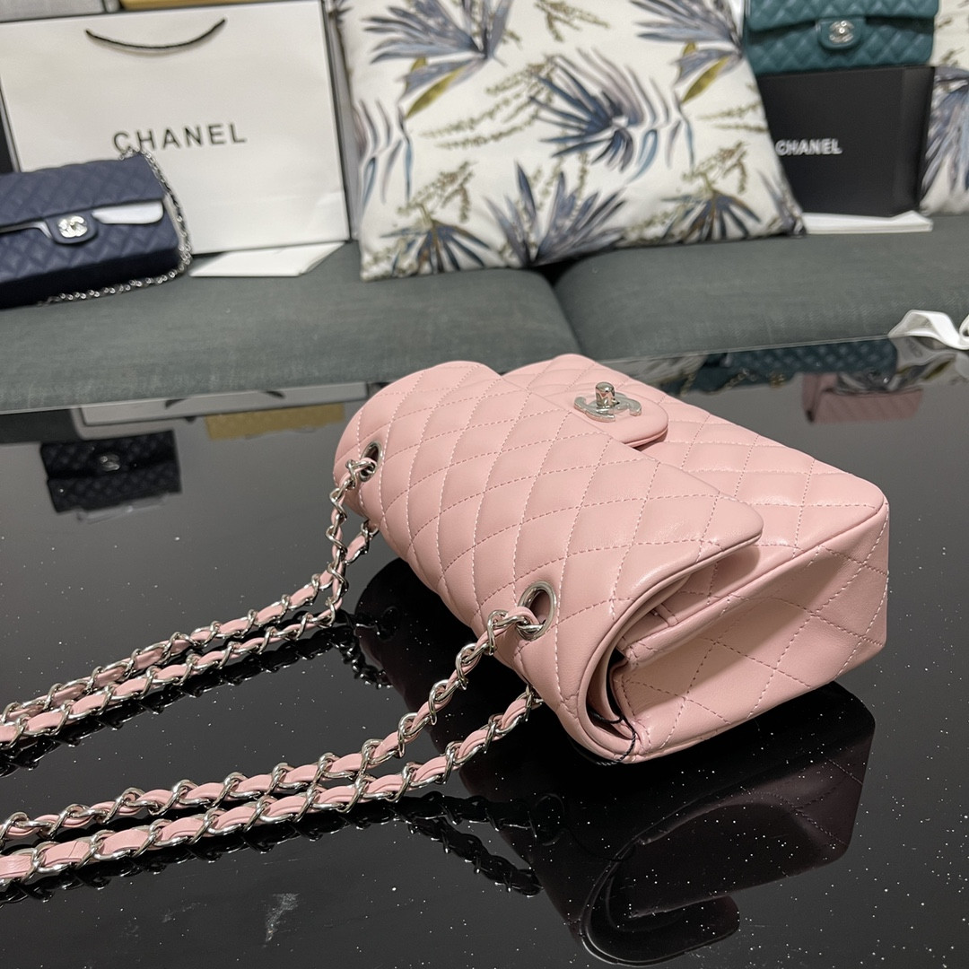 Ch**el SMALL CLASSIC HANDBAG Lambskin Pink 5.7 × 9 × 2.3 in