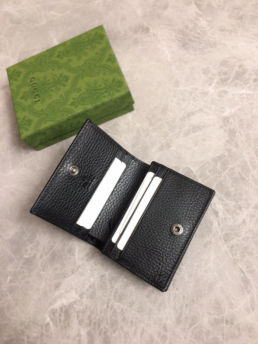 Gvc*1 HUHU card wallet 11x8.5x3cm