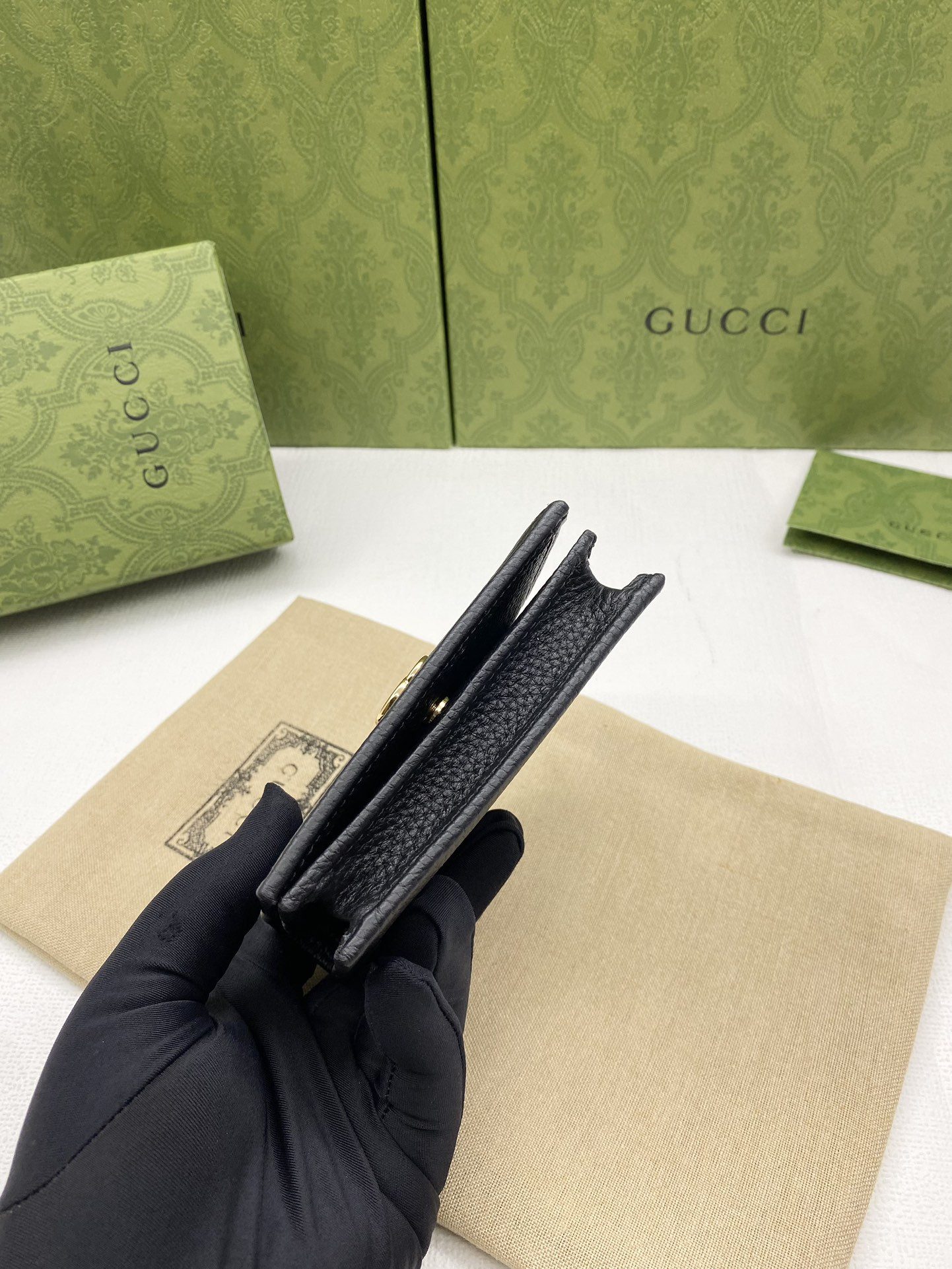 Gvc*1 HUHU card wallet 11x8.5x3cm