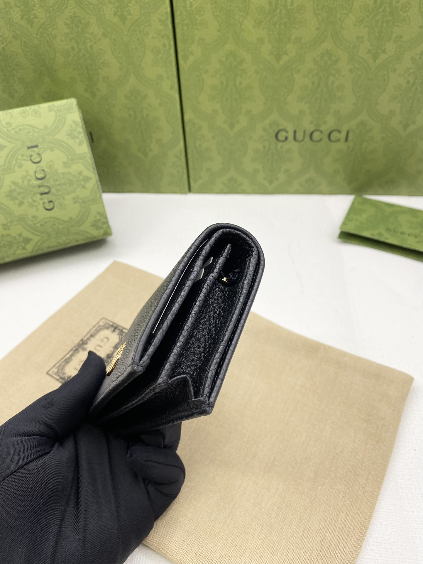 Gvc*1 HUHU card wallet 11x8.5x3cm