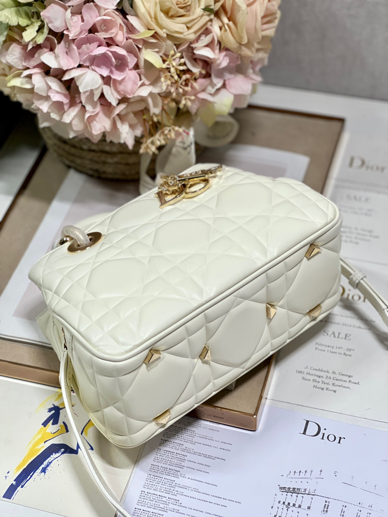 Lady D10r 95•22  24×16.5×9.5cm