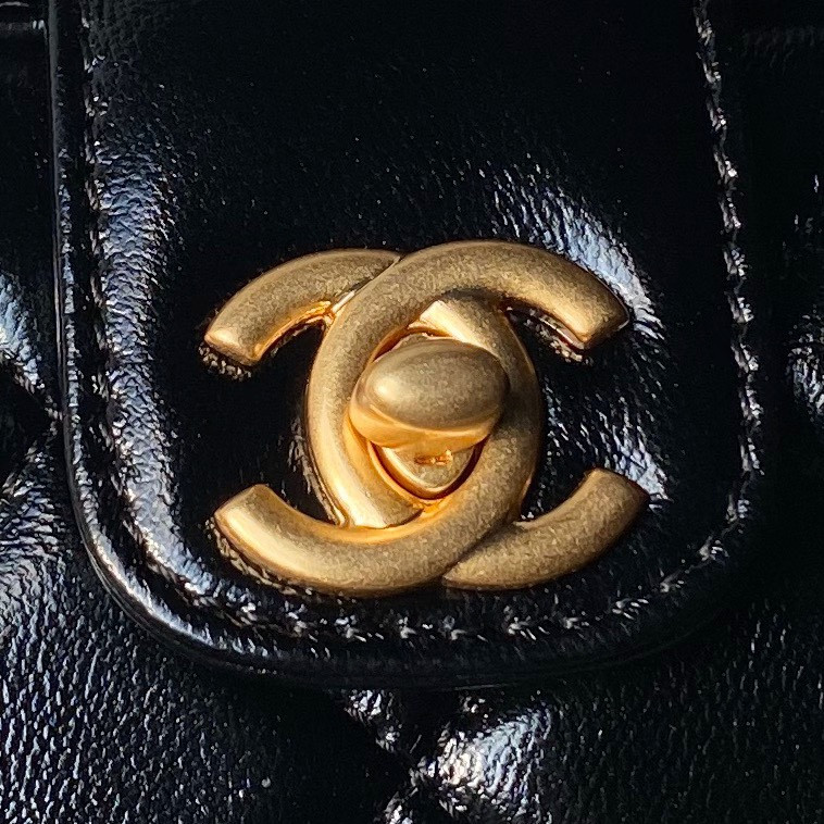 Ch**el MINI BAG WITH TOP HANDLE Shiny Lambskin & Gold-Tone Metal Black 12 × 18 × 7 cm
