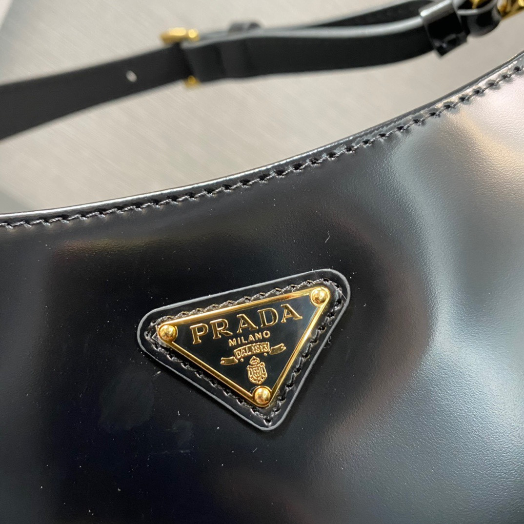 Pra*a Cleo shoulder bag 22x6x27cm