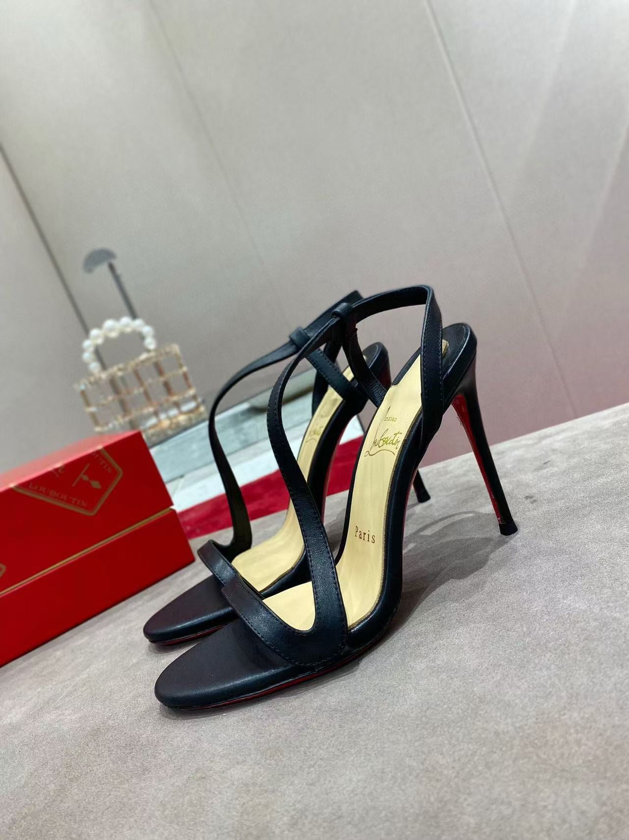UA Chr1st1an LOUBOUTIN
