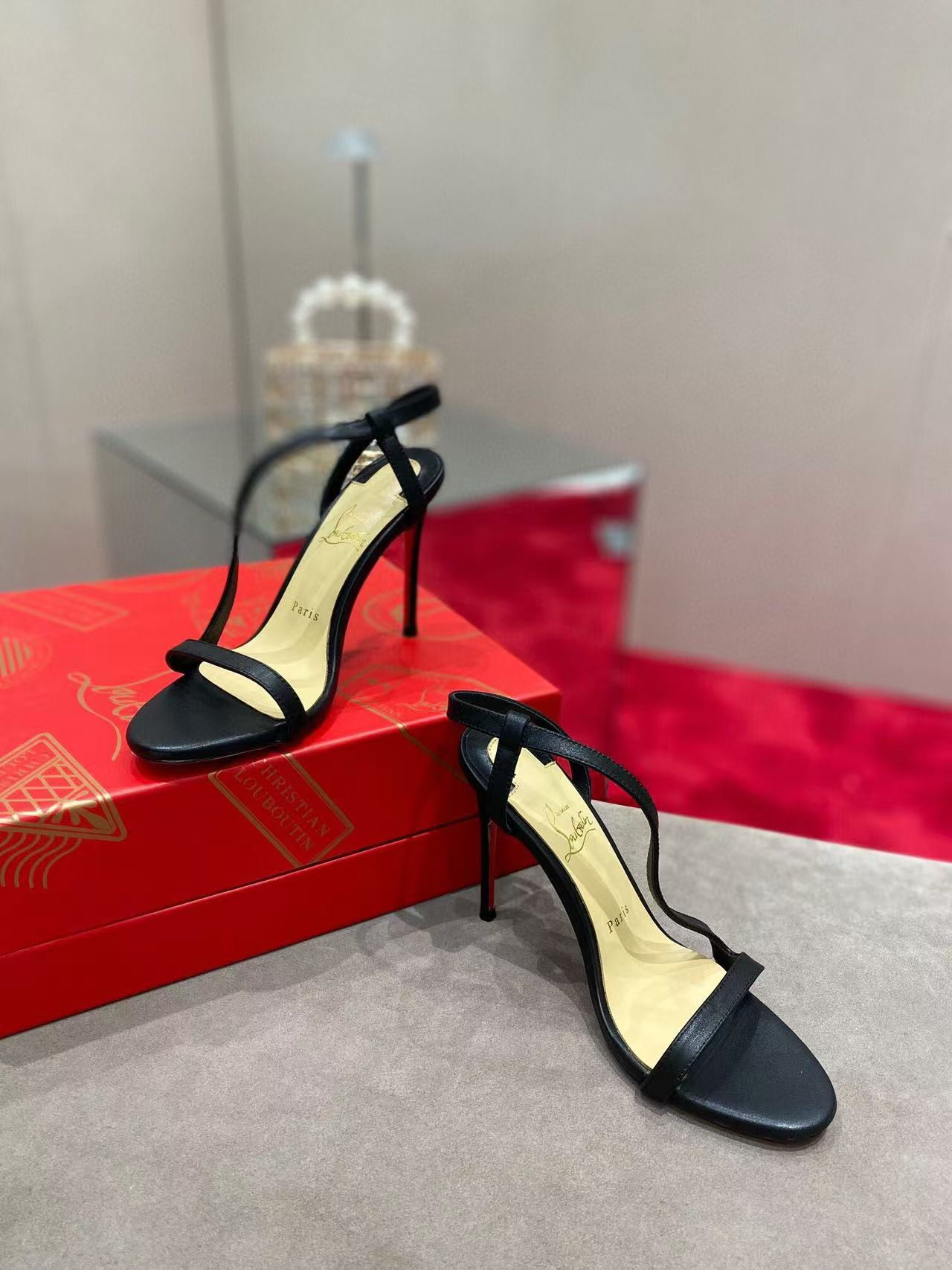 UA Chr1st1an LOUBOUTIN