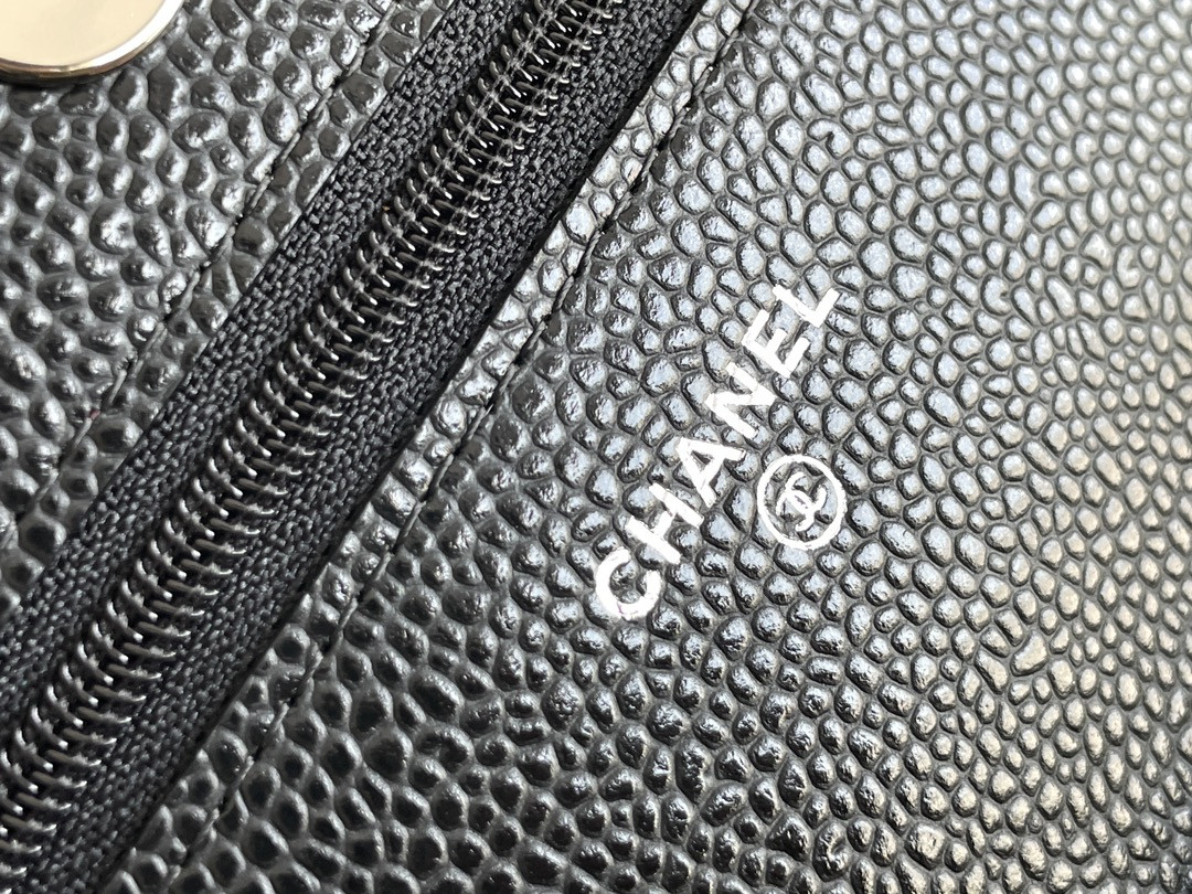 Ch**el WOC CLASSIC WALLET ON CHAIN 12.3x19.2x3.5cm