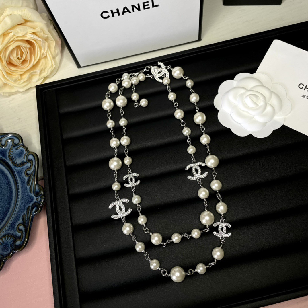 Ch**el necklace(chain length 102cm)