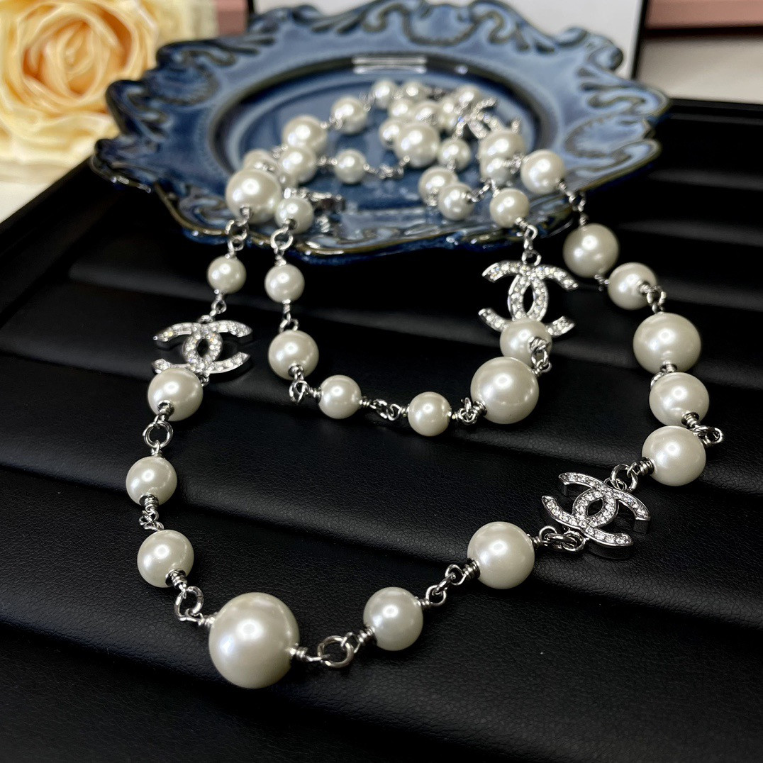 Ch**el necklace(chain length 102cm)
