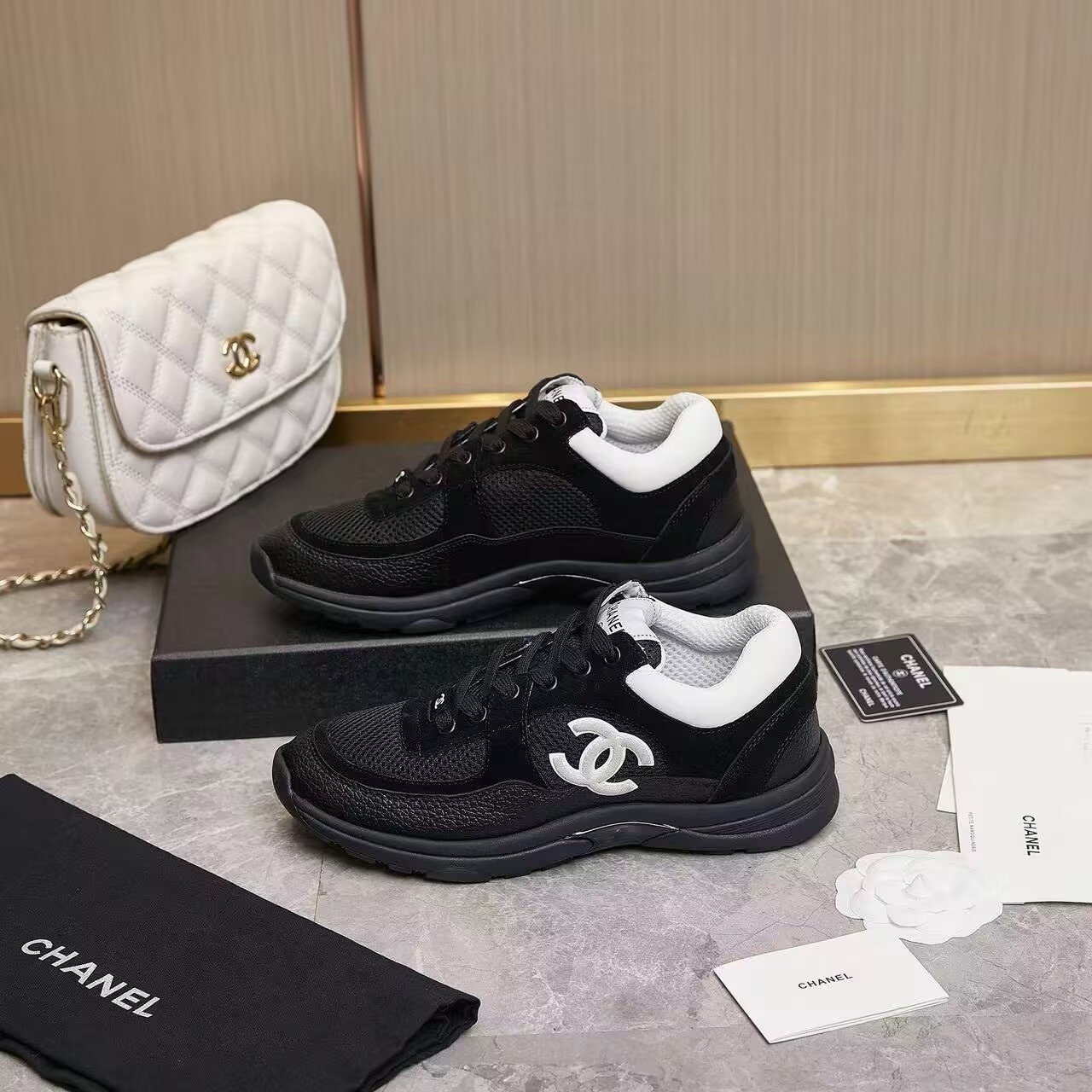 UA Ch**el SNEAKER