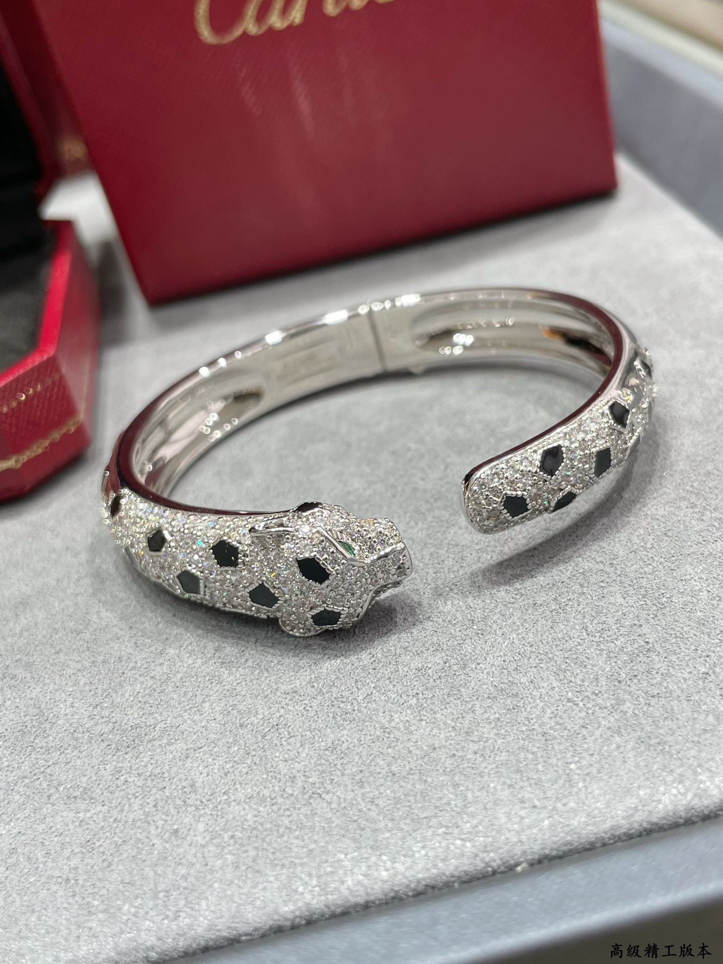 Ca*t1er Single spotted leopard Bracelet