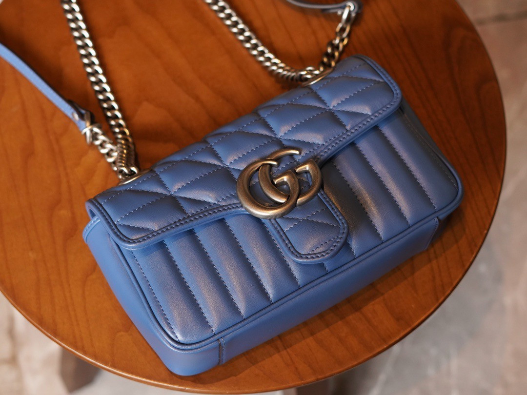 GG Marmont matelassé mini bag 22CM
