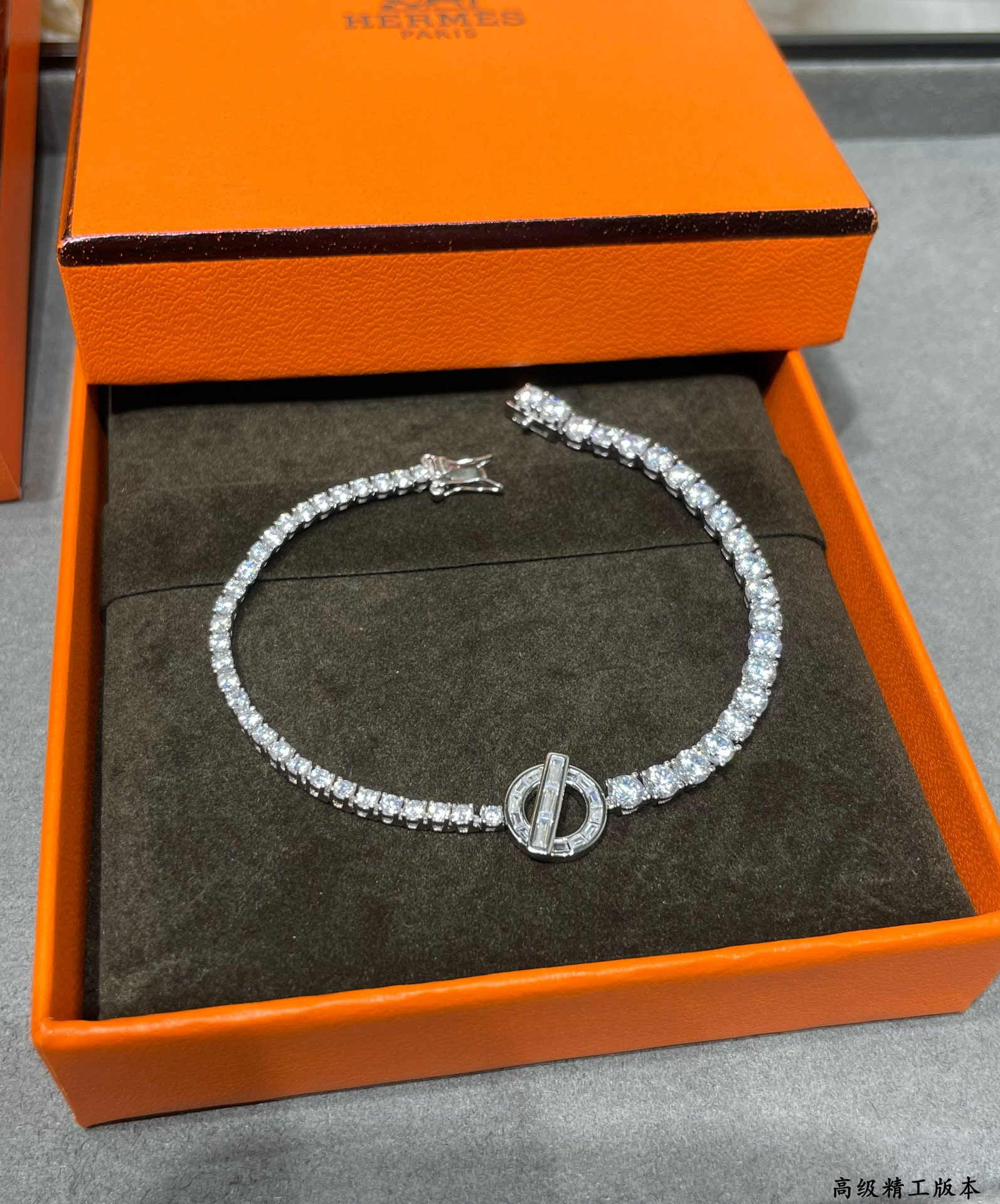 H**me5 OT square D1am0nd Bracelet