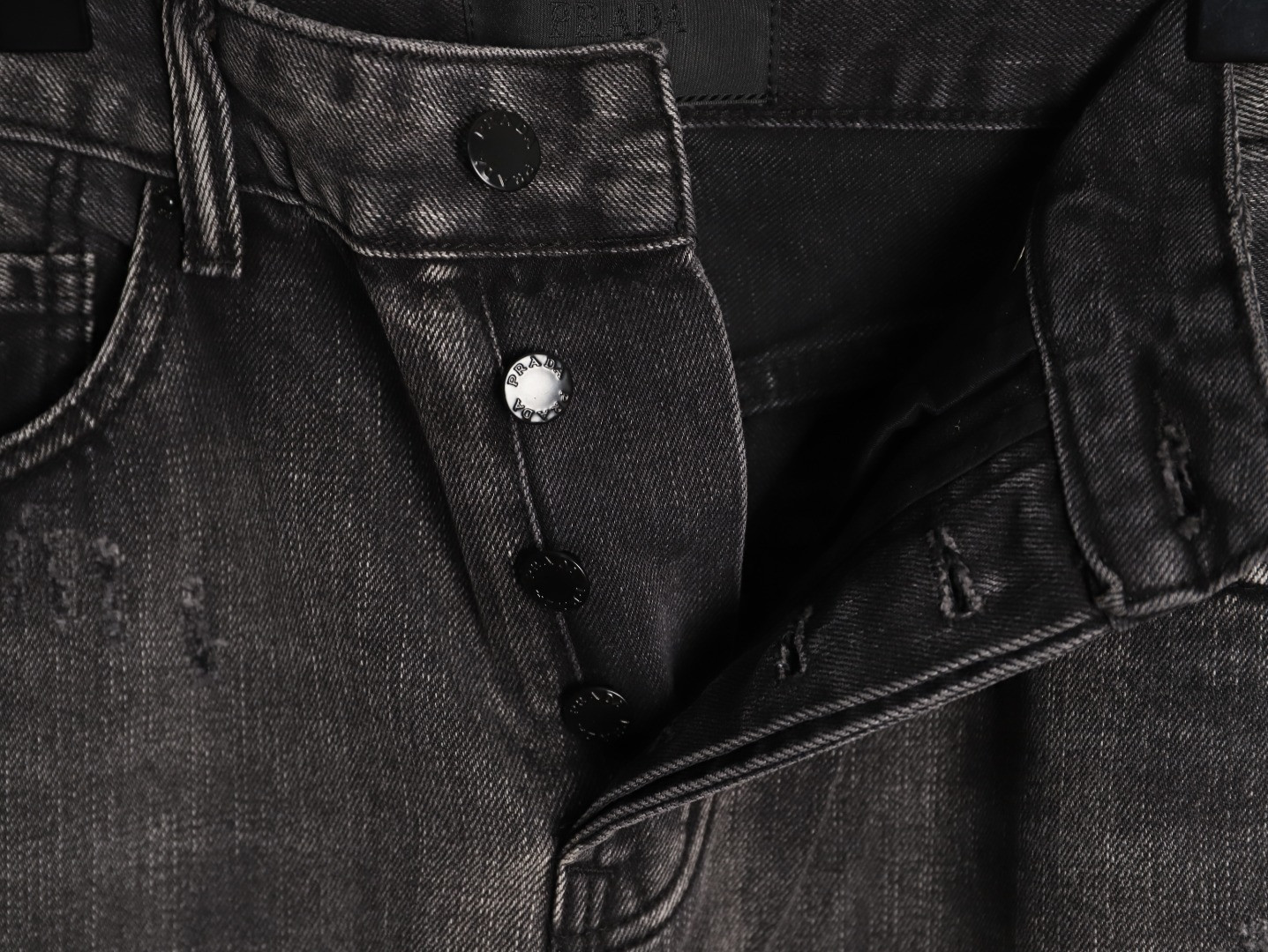 Pra*a Jeans