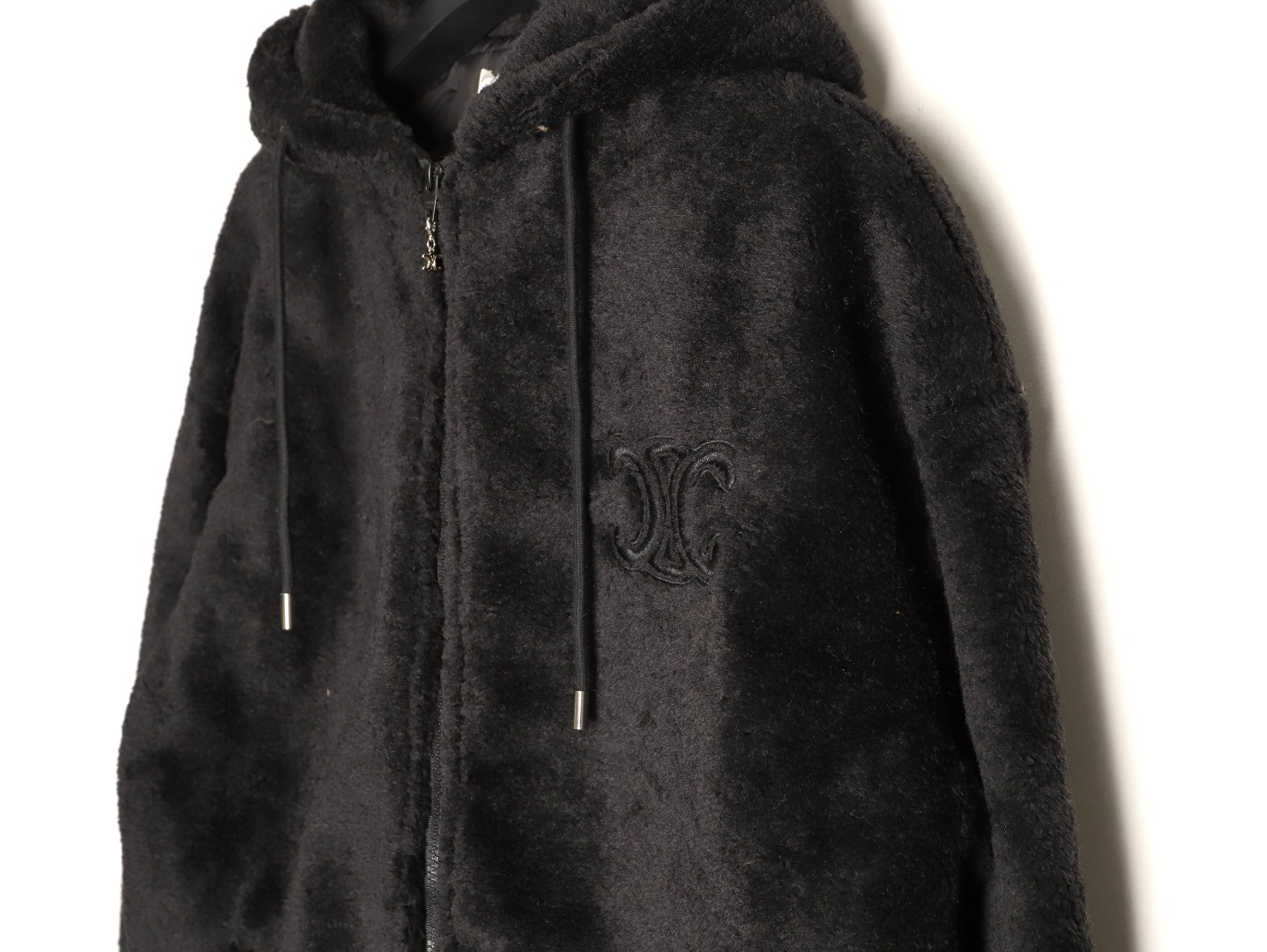 Ce1i*e Coats