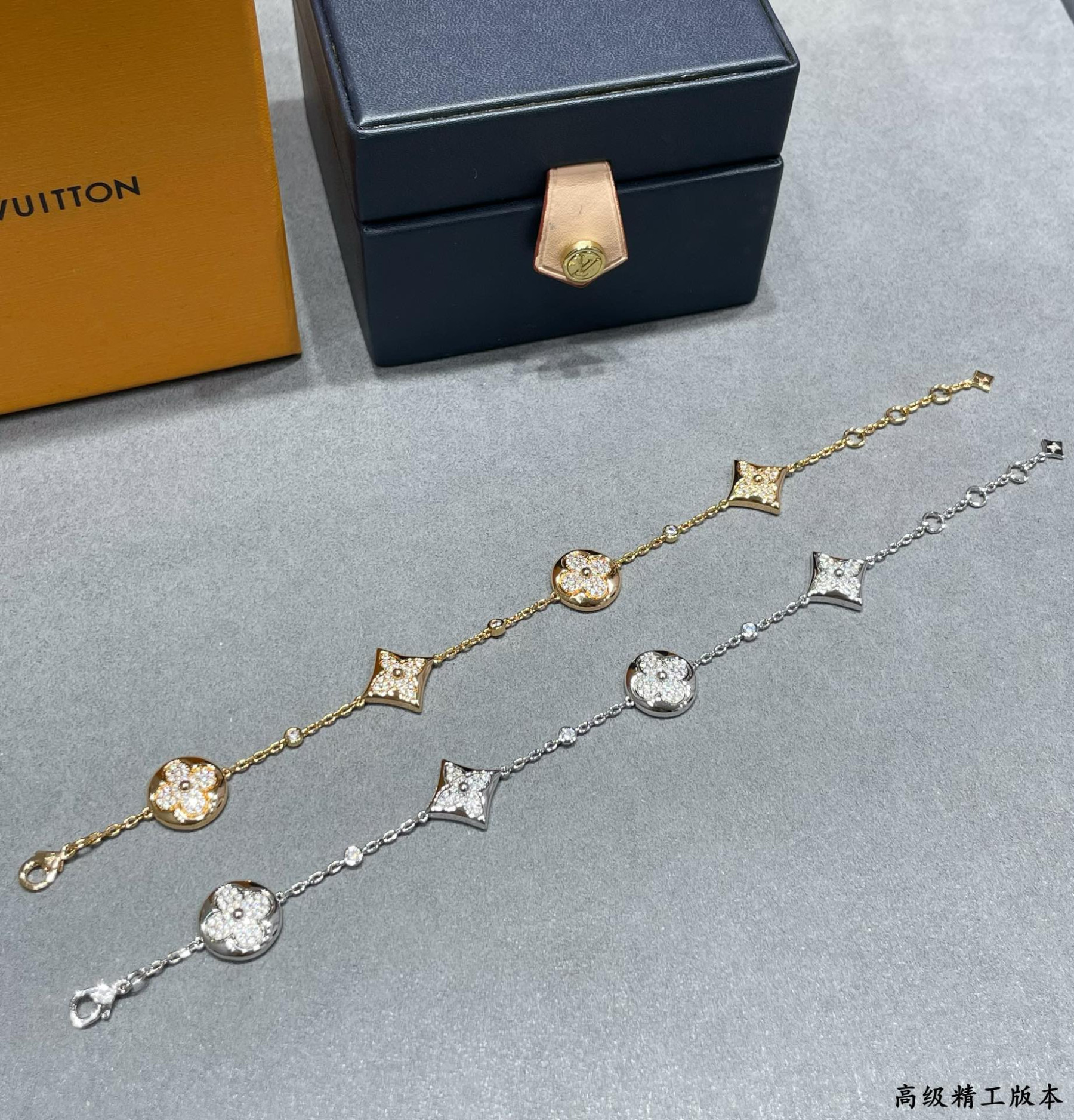 L0vis Vvtt0n Large Four-Flower Full D1am0nd Bracelet