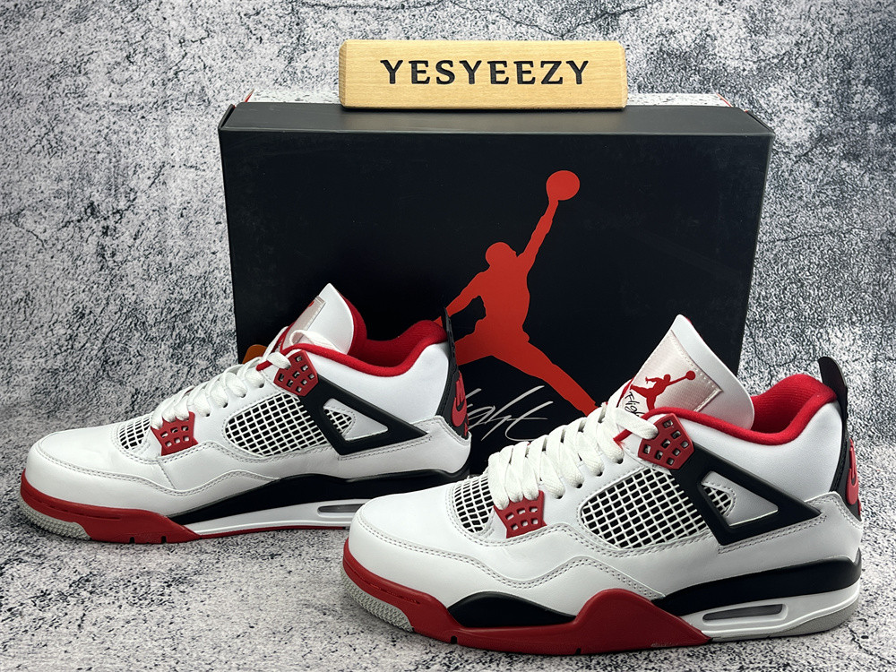 UA AIR JORDAN 4 RETRO OG 