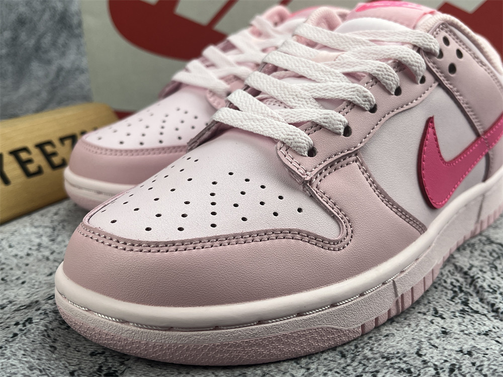 UA NIKE DUNK LOW GS 