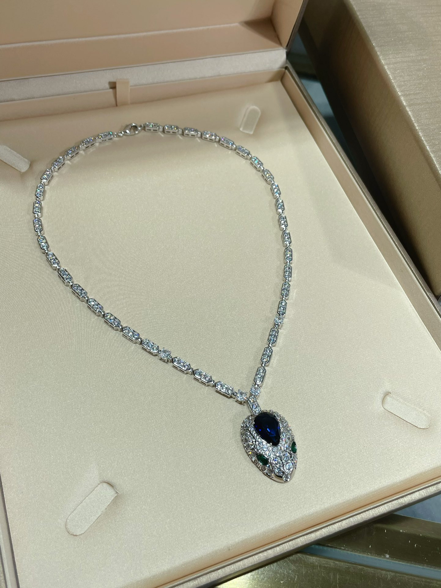 Bv1g*ai Water Drop Snake Necklace
