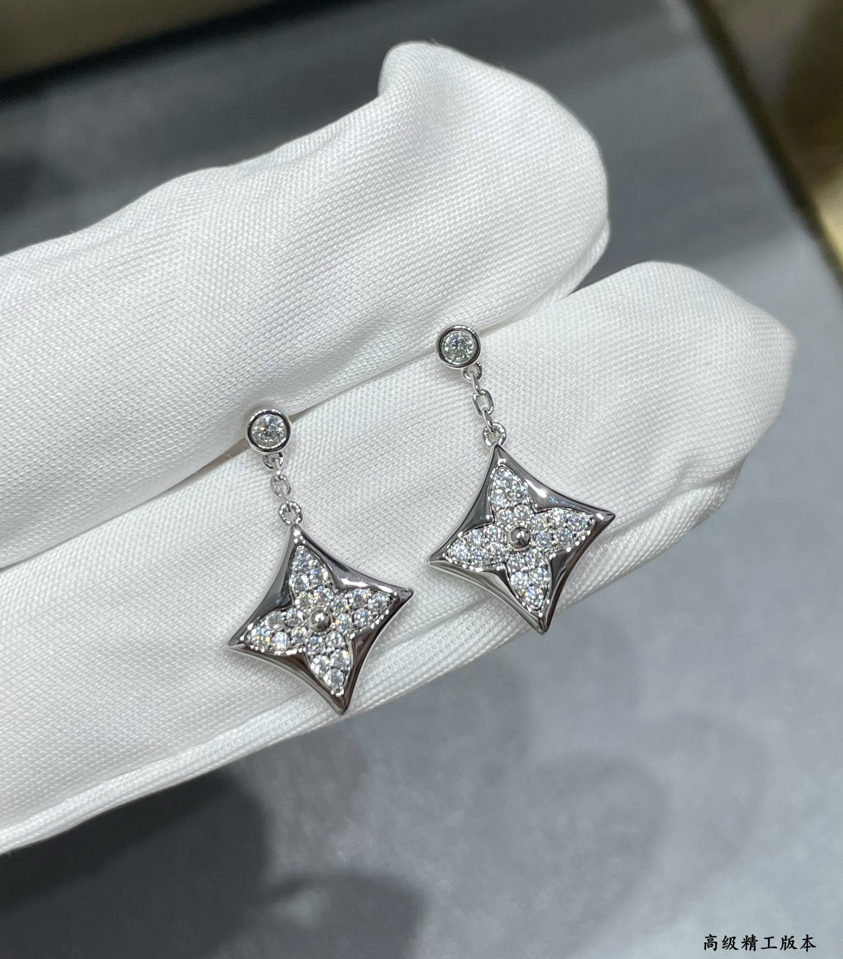 L0vis Vvtt0n Square D1am0nd Earrings