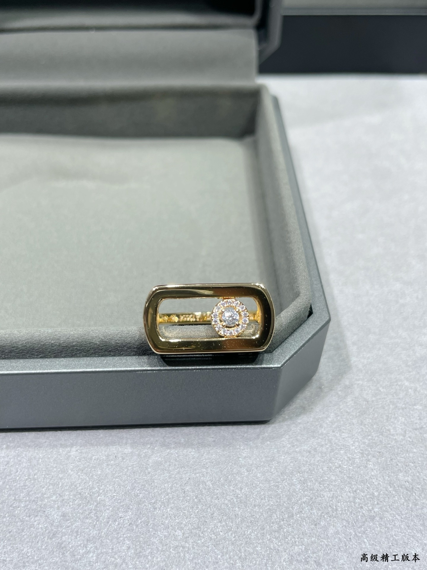 Mes1kaa large solitaire d1am0nd ring