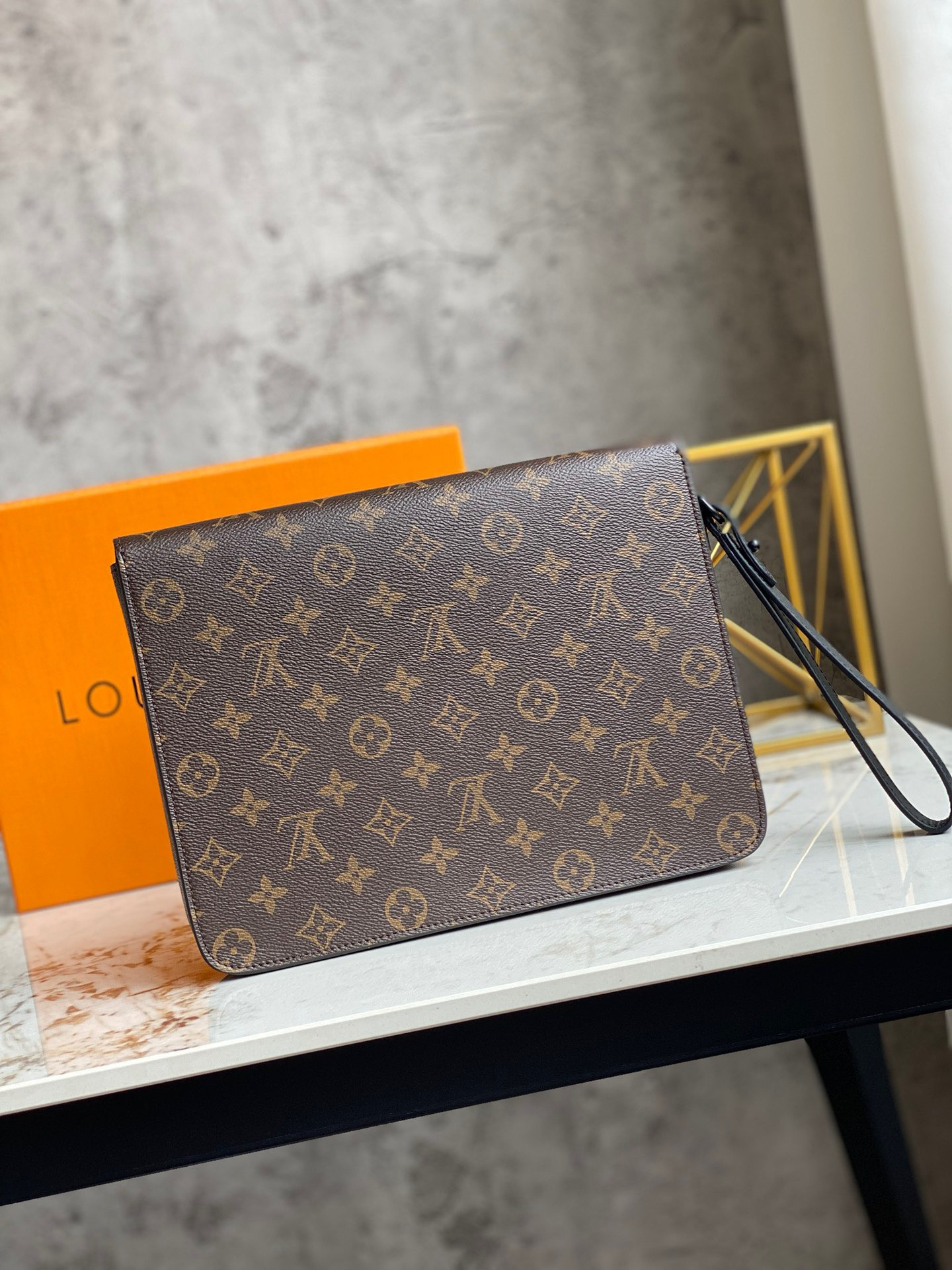 LV S LOCK 4A M80560